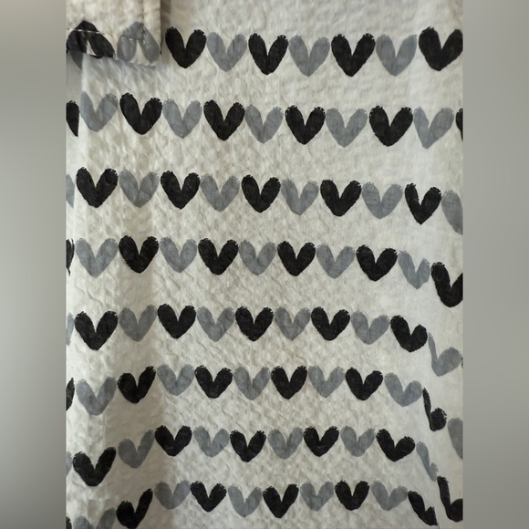 Men's Black and White Heart Patterned Shirt - Picture 3 of 5